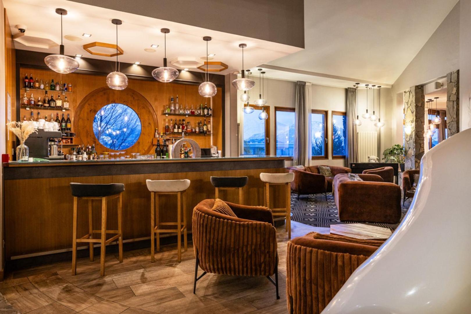 Royal Ours Blanc Boutique Hotel & Spa Альп-д'Юэз Экстерьер фото